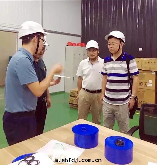 中(zhōng)石(dàn)油(yóu)西(xī)南(nán)油(yóu)气田(tián)分(fēn)公(gōng)司、中(zhōng)石(dàn)油(yóu)川(chuān)慶鑽(zuàn)探公(gōng)司、长(cháng)江大(dà)學(xué)領導和(hé)专家(jiā)来(lái)我司考察调研