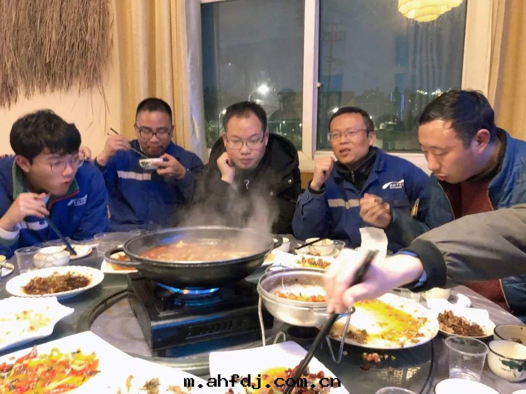 碩特(tè)人(rén)的(de)大(dà)年(nián)三(sān)十(shí)