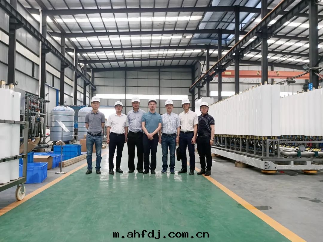 上(shàng)海(hǎi)水(shuǐ)合环境工程有(yǒu)限公(gōng)司領導莅臨碩特(tè)环保考察交流