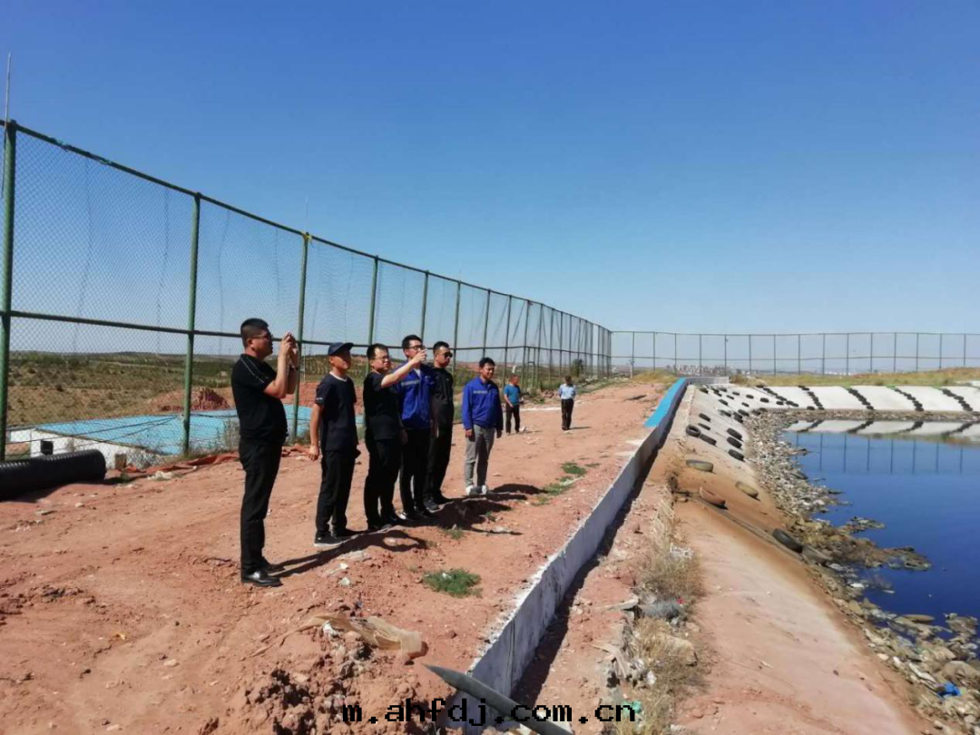 內(nèi)蒙环投呂总陪同(tóng)康巴什(shén)區(qū)公(gōng)用(yòng)局(jú)局(jú)长(cháng)及(jí)环保局(jú)各(gè)領導莅臨碩特(tè)环保康巴什(shén)區(qū)項目現(xiàn)场(chǎng)考察