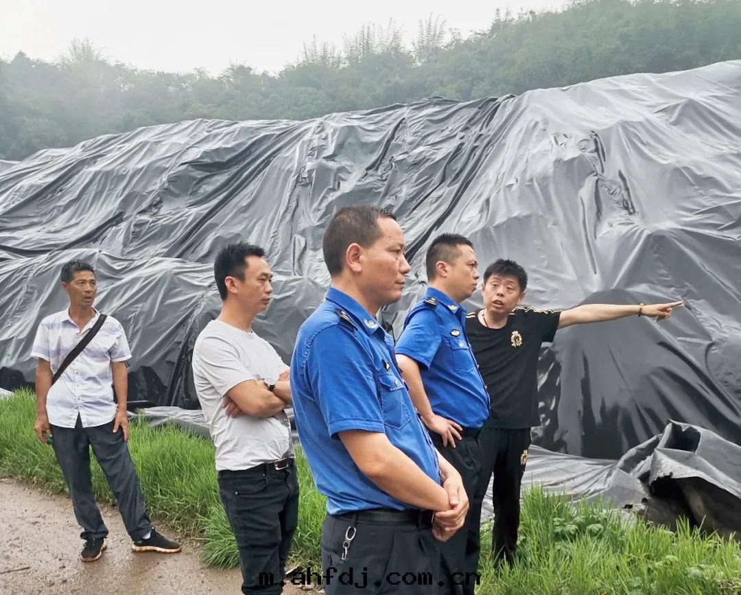 犍为(wèi)縣(xiàn)綜合行政(zhèng)執法(fǎ)局(jú)領導莅臨碩特(tè)环保項目現(xiàn)场(chǎng)指導工作(zuò)