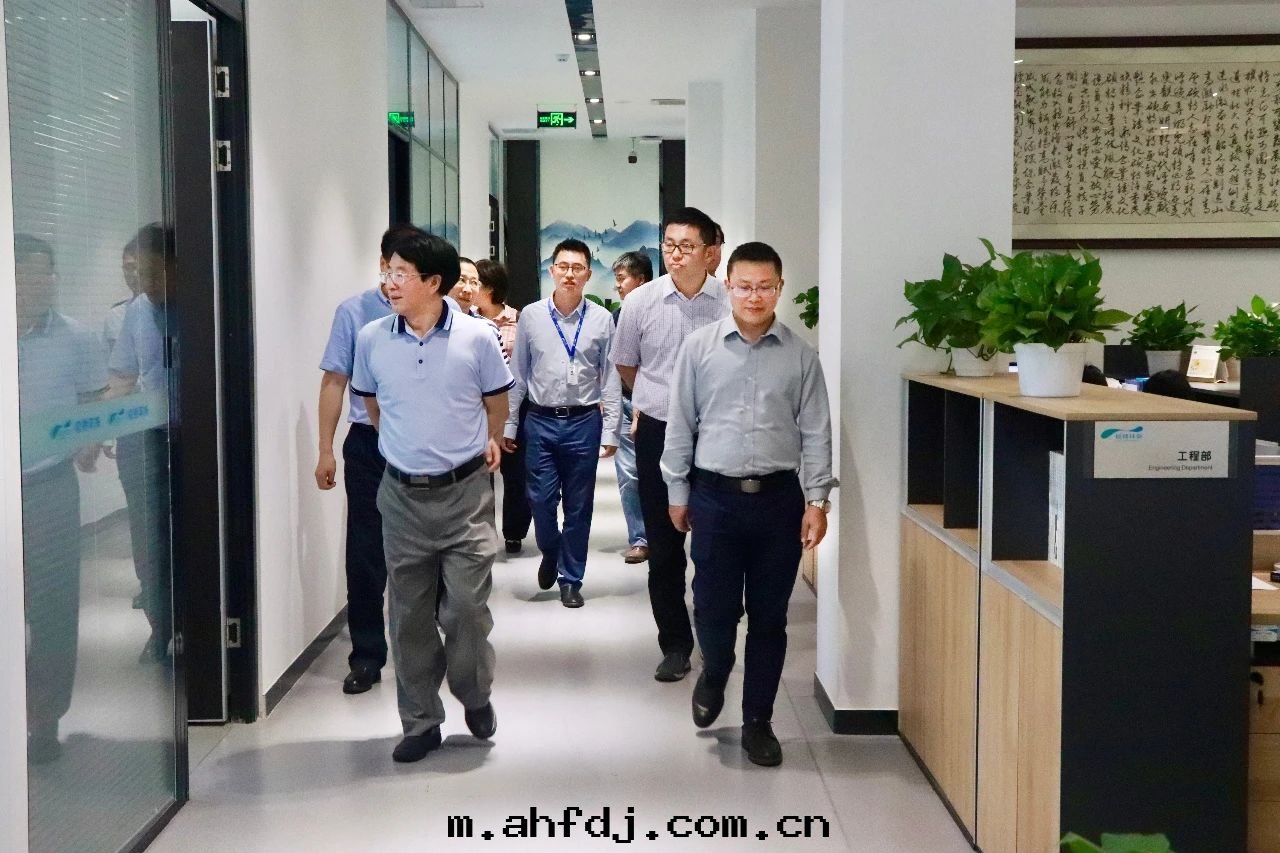 科技部(bù)、四(sì)川(chuān)省(shěng)科技廳領導一(yī)行走(zǒu)訪调研碩特(tè)环保