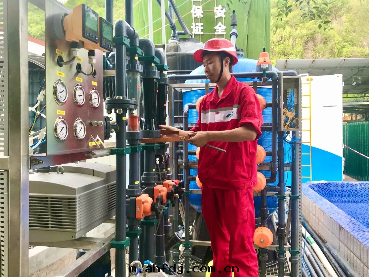 向(xiàng)優秀看(kàn)齊，與(yǔ)榜樣(yàng)比肩 | 八(bā)月(yuè)優秀員工名(míng)單出炉