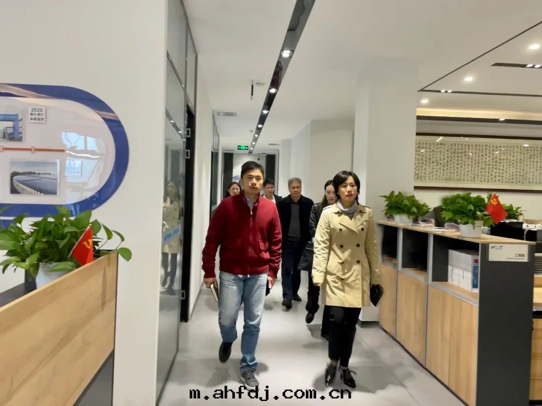 成(chéng)都新(xīn)經(jīng)濟發(fà)展(zhǎn)委員会領導一(yī)行莅臨碩特(tè)科技调研指導工作(zuò)