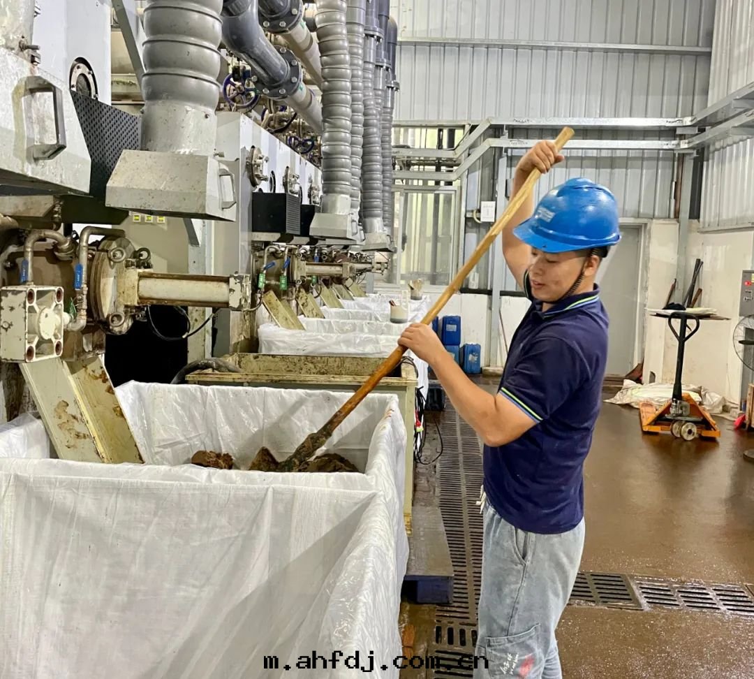 見(jiàn)證優秀，载(zài)譽而(ér)行|四(sì)月(yuè)優秀員工名(míng)單出炉